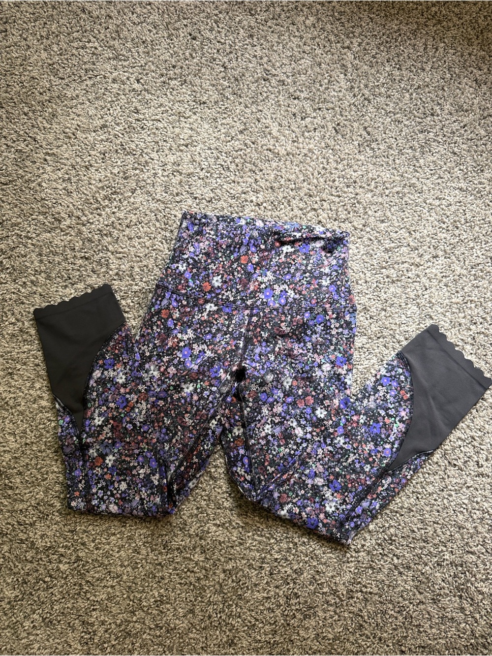 Lululemon Floral Print Leggings with Black Waistband - Picture 5 of 6